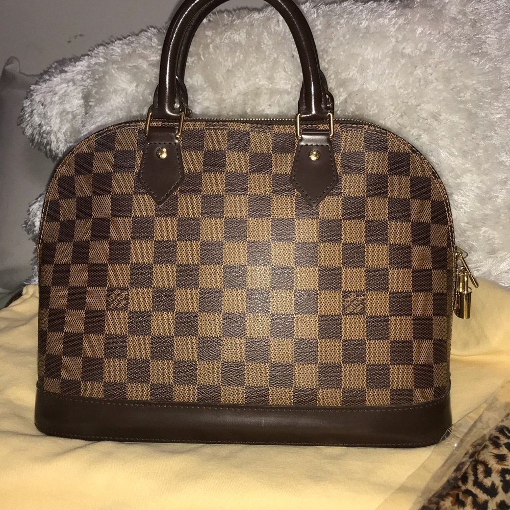 Louis Vuitton Alma Dameir Ebene PM size